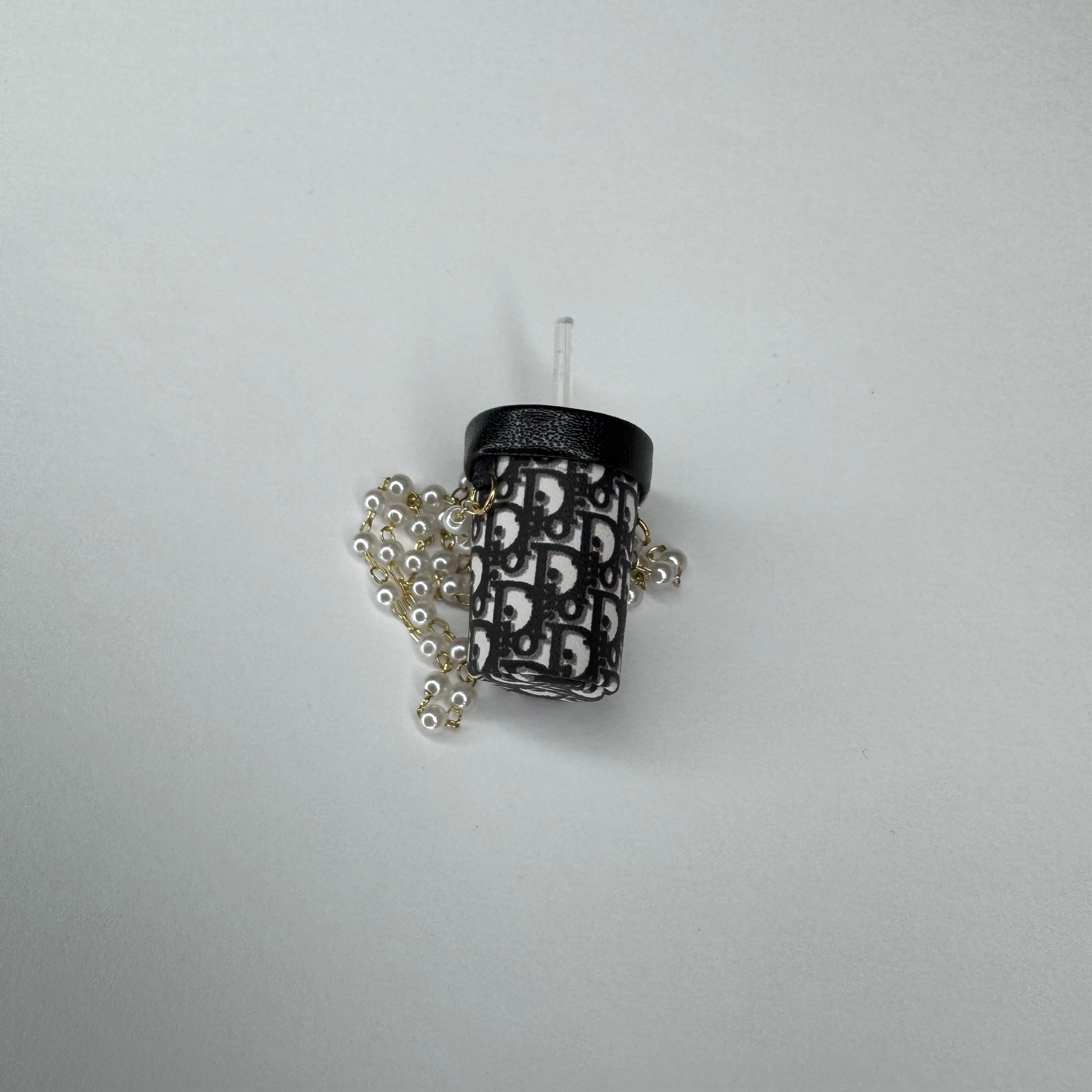 Labubu Cup Necklace Black ML